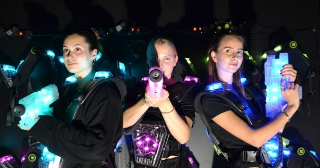 Lasersota - osallistava ja kilpailuhenkinen elämys aikuisille