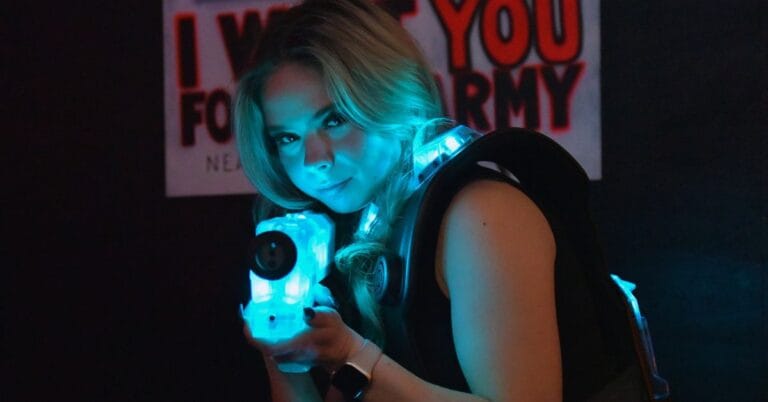 Laserseikkailija valmiina koitokseen